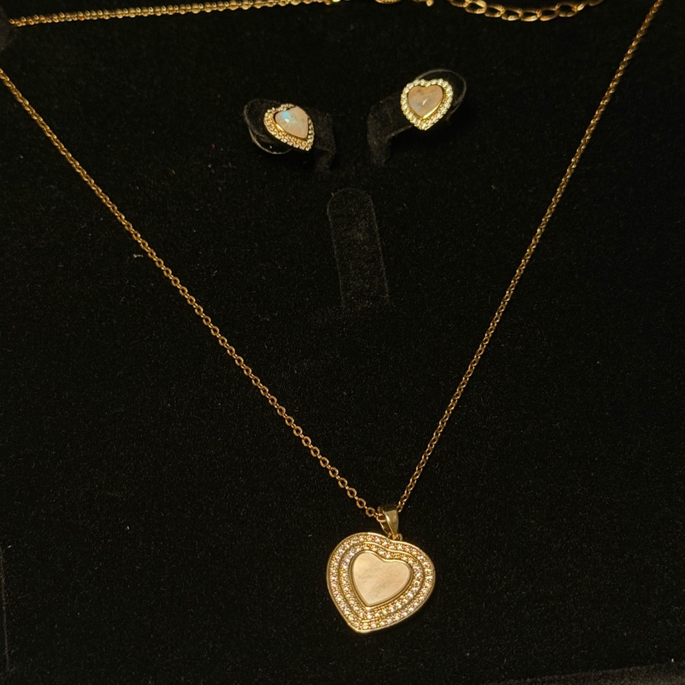 Mother of Pearl Heart Locket and Earring Set